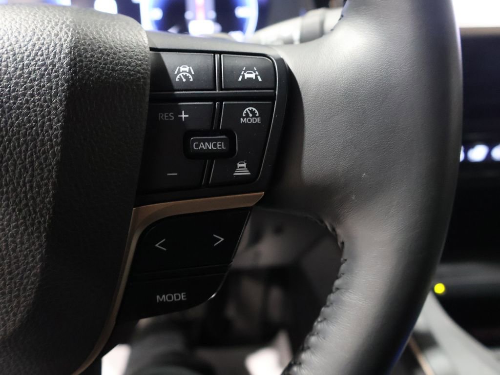 Used 2023 Toyota Crown Platinum image 36