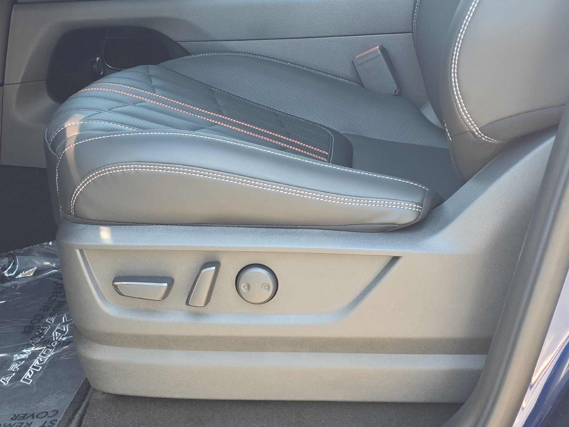 New 2026 Nissan Armada PRO-4X w/ Captain's Chari Seat Package AWD/4WD image 28
