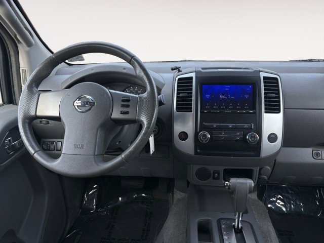 Used 2012 Nissan Frontier SV image 6