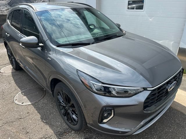 Used 2023 Ford Escape ST-Line Elite w/ Premium Technology Package AWD/4WD image 7