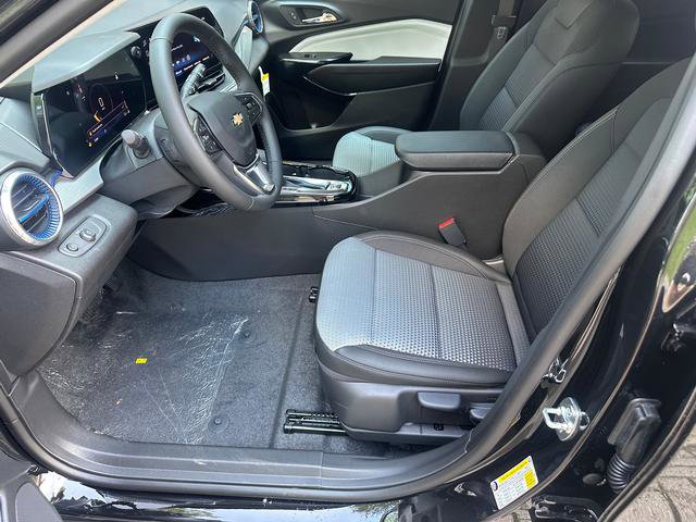 New 2025 Chevrolet Trax LT w/ Driver Confidence Package image 8