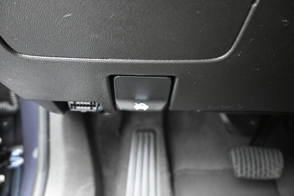Used 2023 Chevrolet Malibu LT FWD image 25