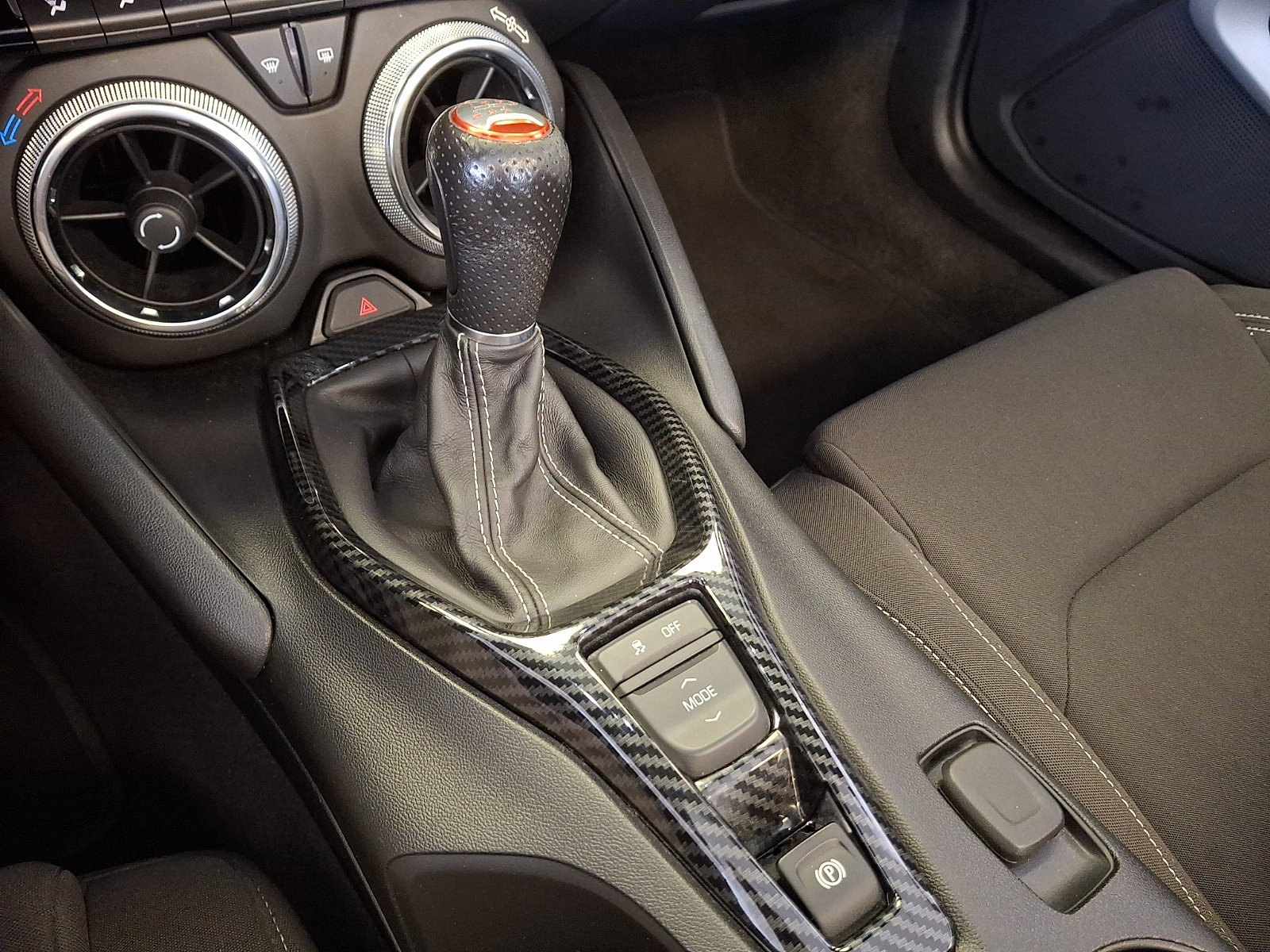 Used 2024 Chevrolet Camaro LT RWD image 16