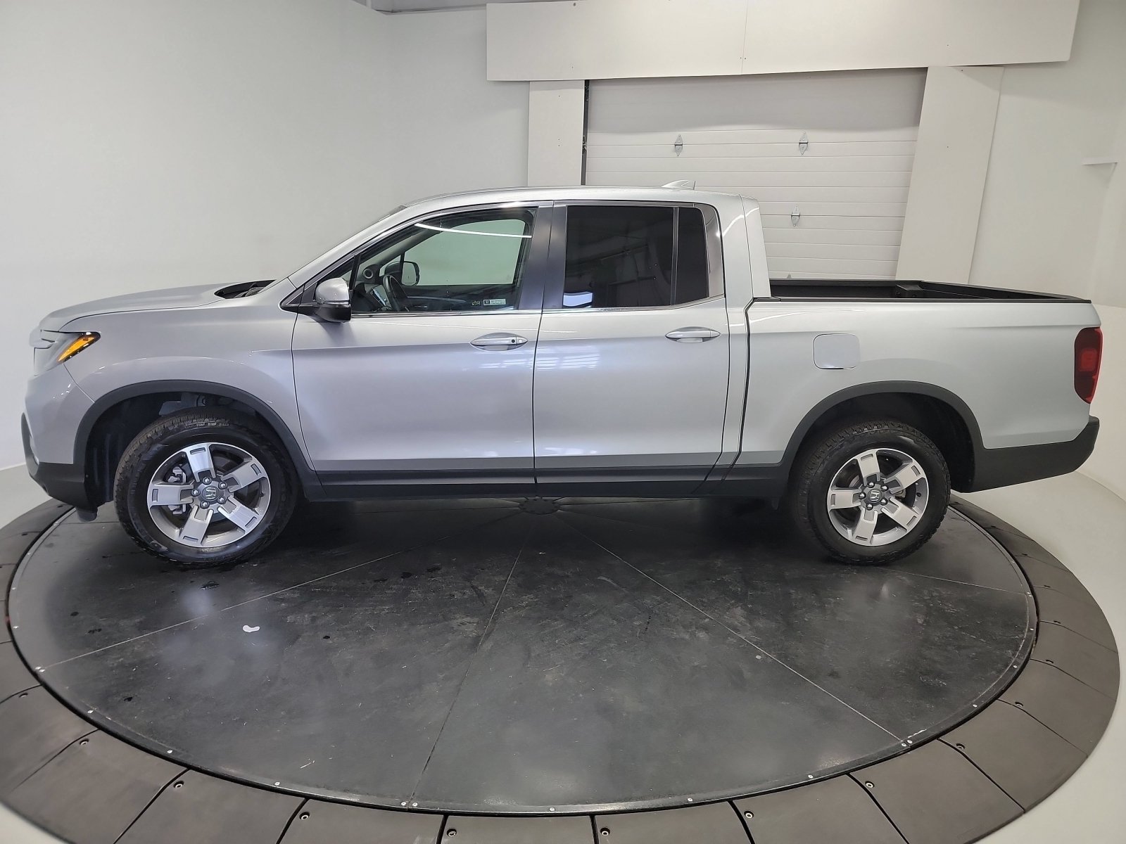Used 2025 Honda Ridgeline RTL image 5