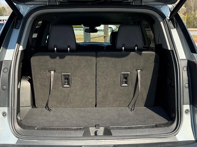 Used 2023 GMC Acadia SLT image 16