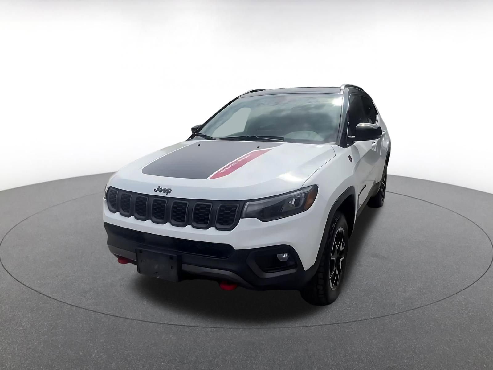 Used 2025 Jeep Compass Trailhawk AWD/4WD image 6