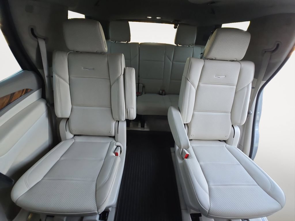 Used 2024 Cadillac Escalade Premium Luxury Platinum AWD/4WD image 13