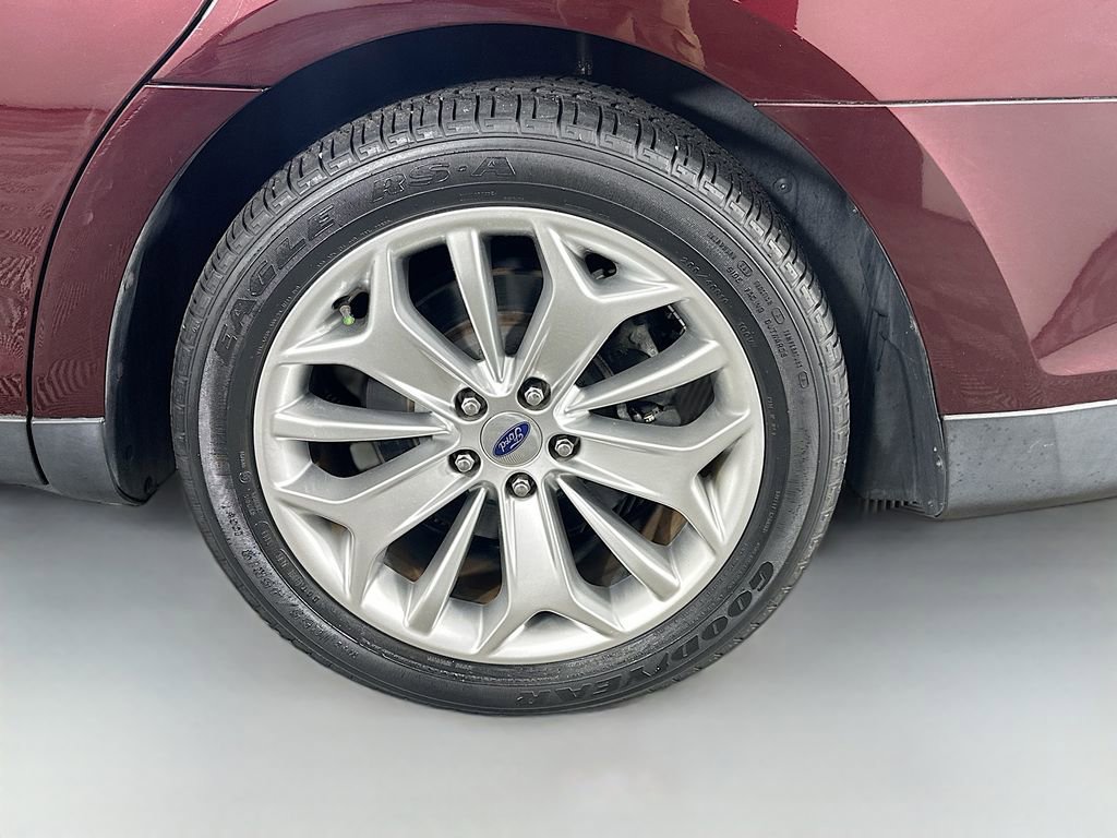 Used 2018 Ford Taurus Limited image 34