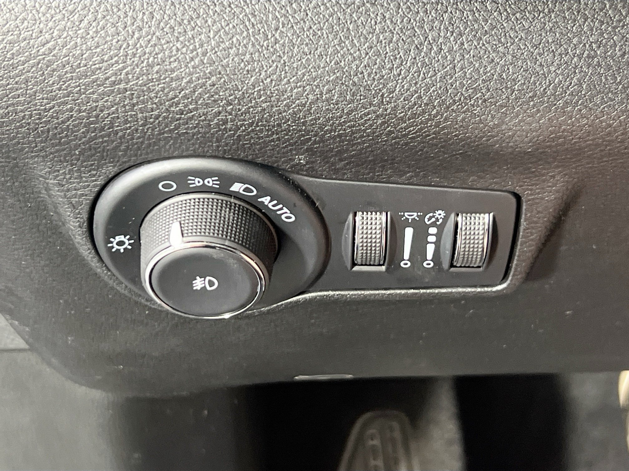 Used 2022 Jeep Compass Trailhawk w/ Trailhawk Convenience Group AWD/4WD image 10