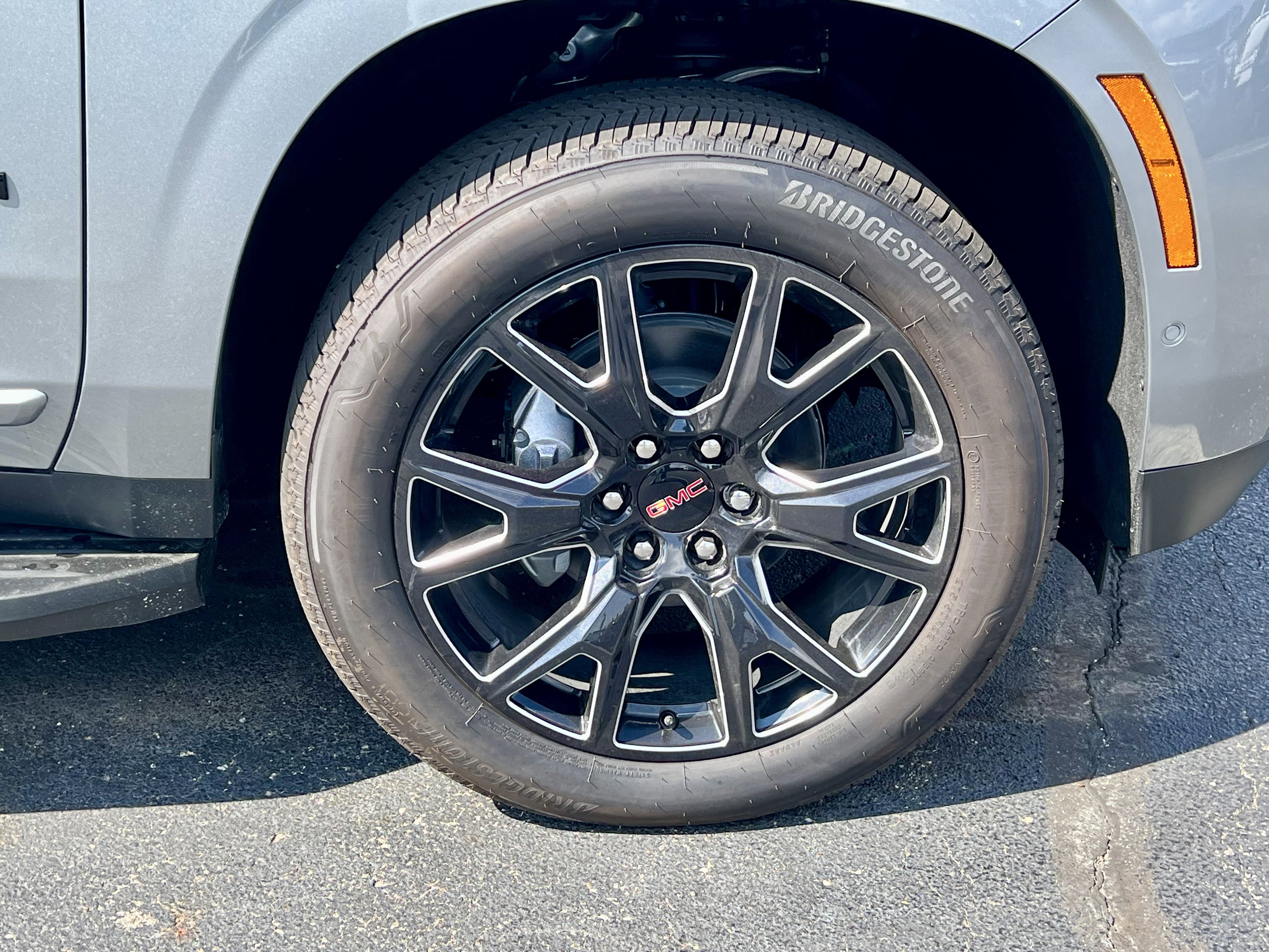 New 2025 GMC Yukon XL Denali image 37