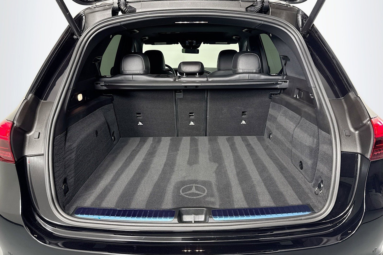 Certified 2025 Mercedes-Benz GLE 450e 4MATIC image 24