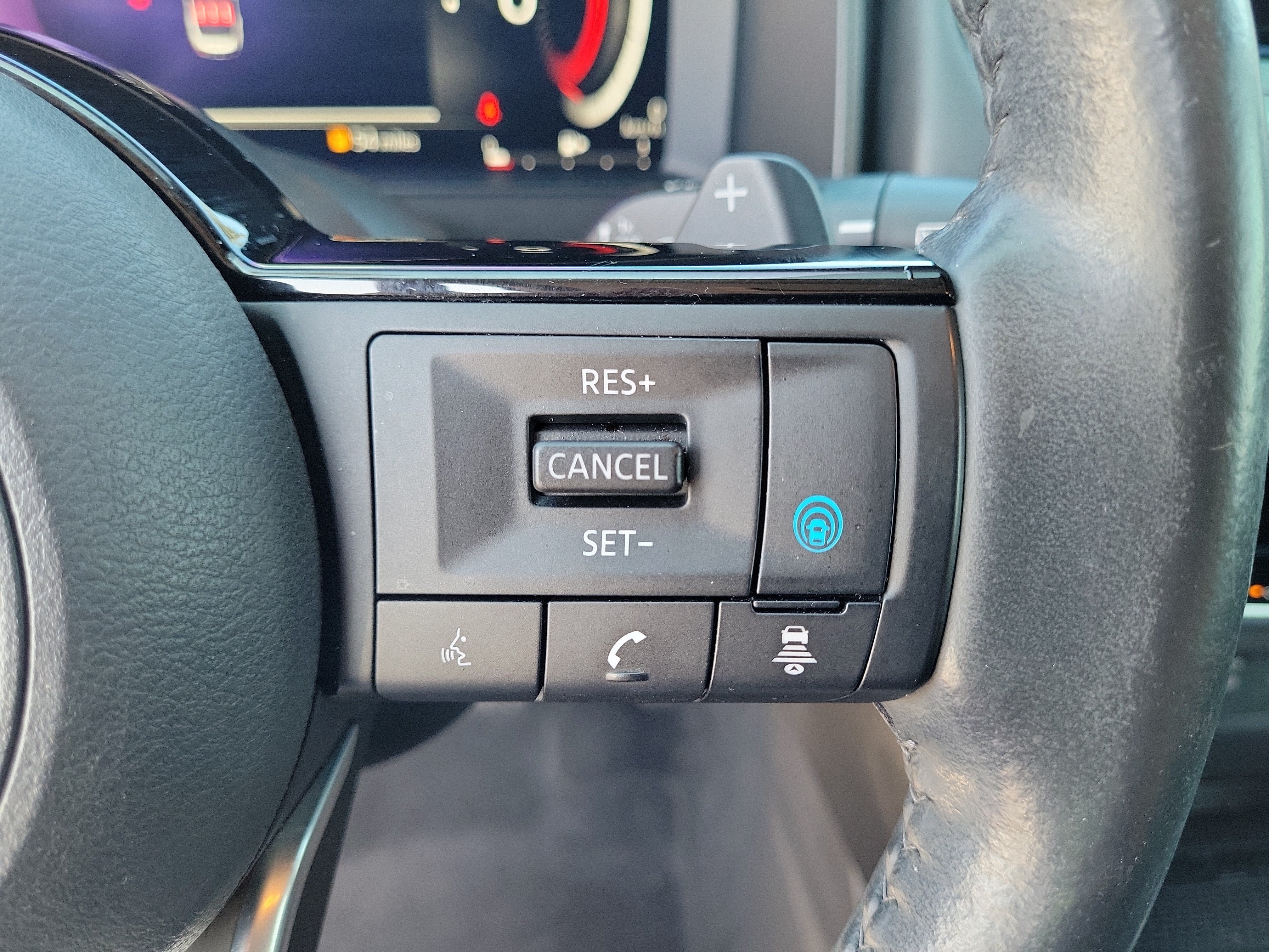 Certified 2024 Nissan Rogue Platinum FWD image 19