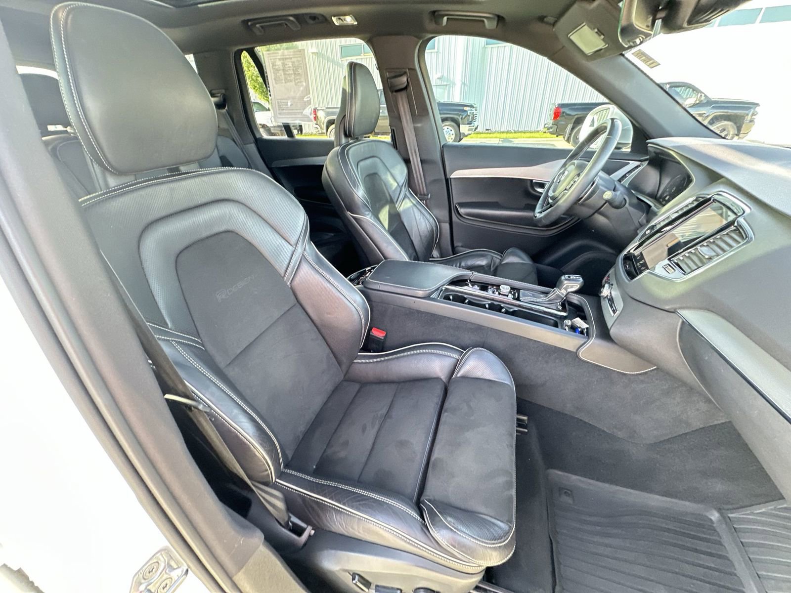 Used 2017 Volvo XC90 T6 R-Design w/ Vision Package AWD/4WD image 29
