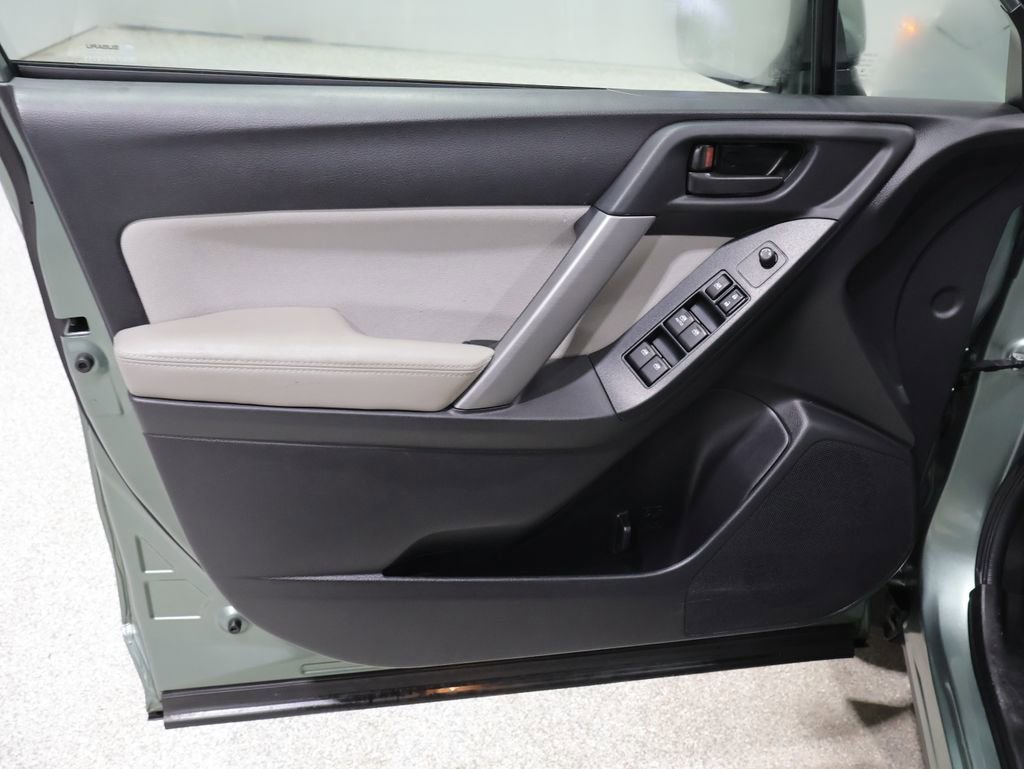 Used 2016 Subaru Forester 2.5i Premium image 13