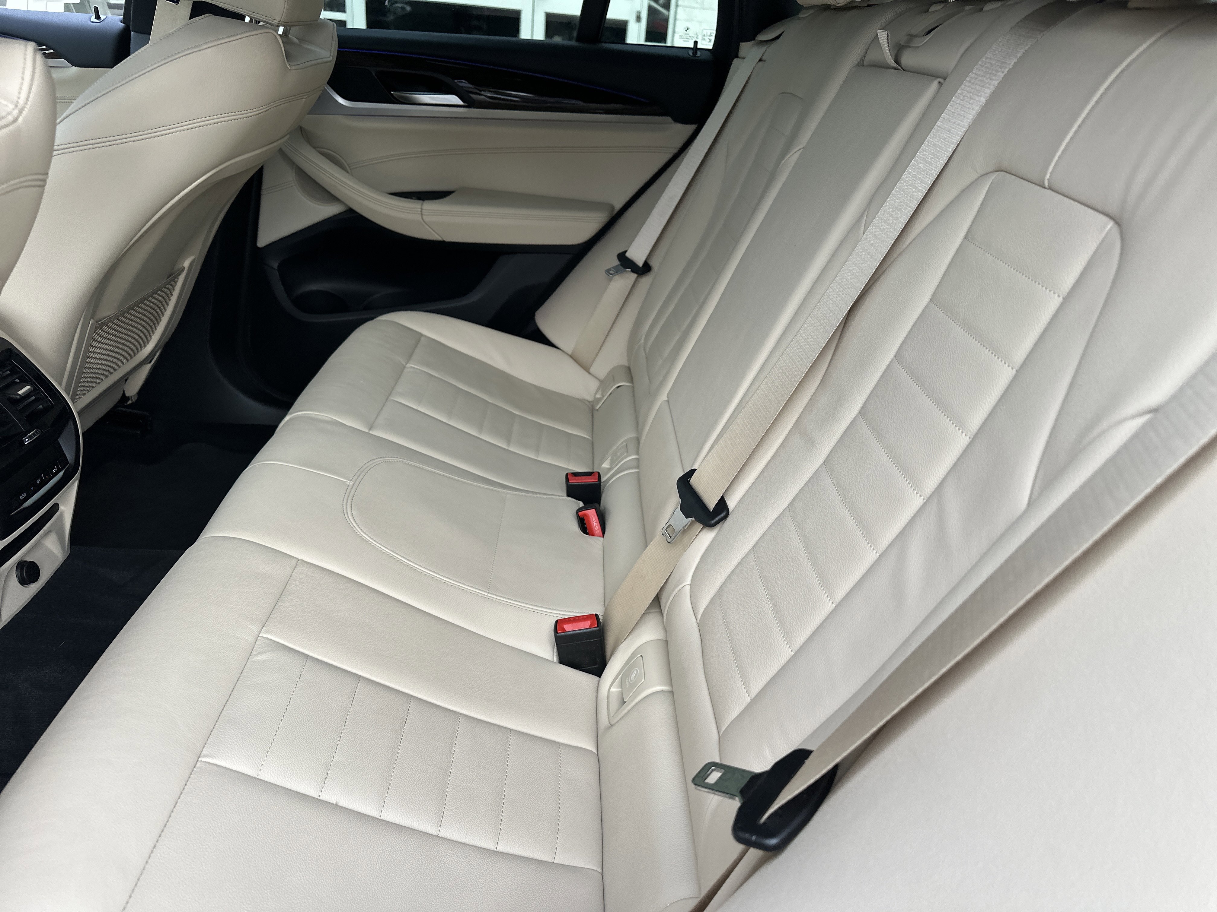 Used 2019 BMW X4 xDrive30i w/ Premium Package image 12