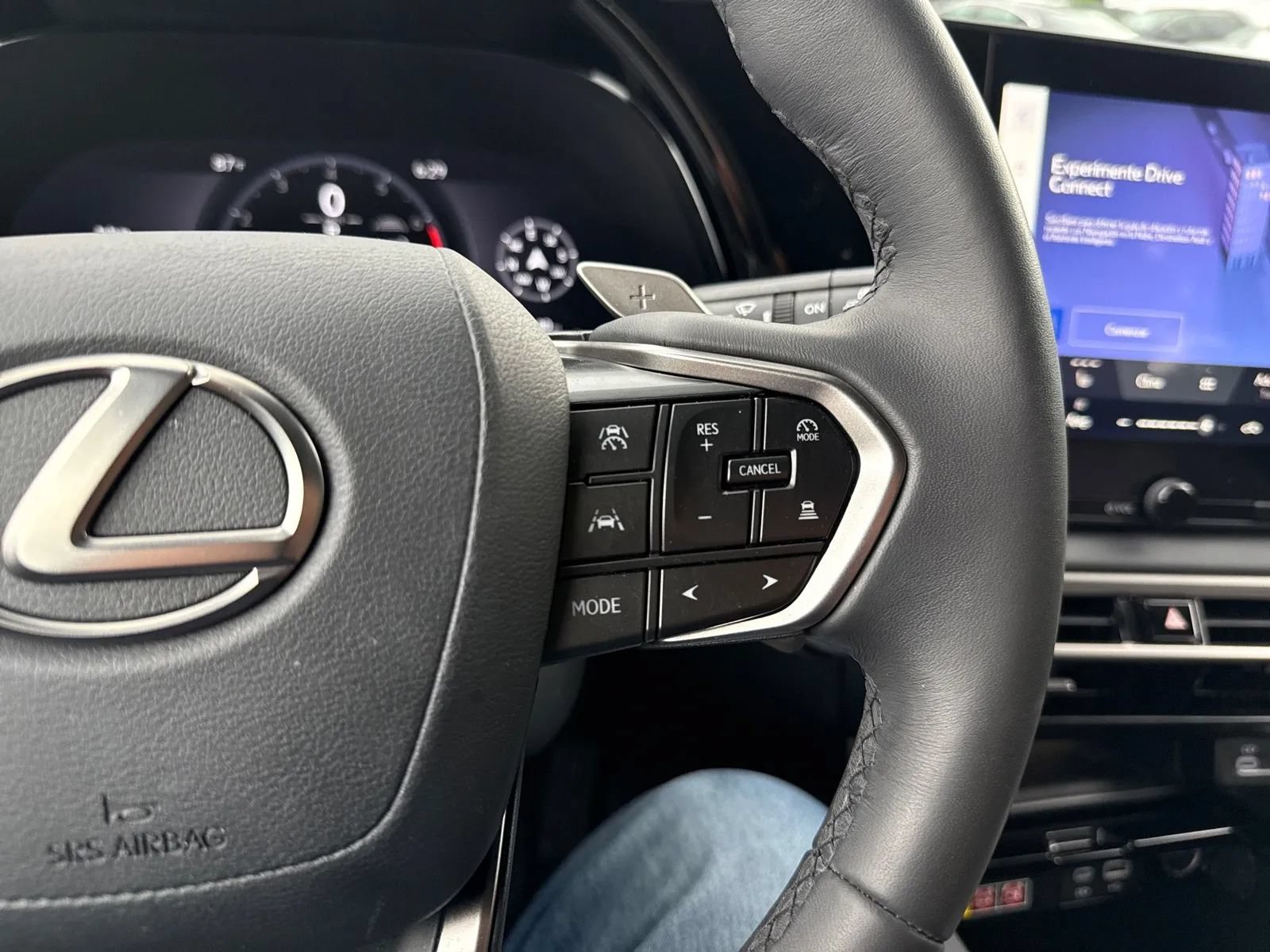 Used 2025 Lexus RX 350 FWD w/ Accessory Package (K3) image 17
