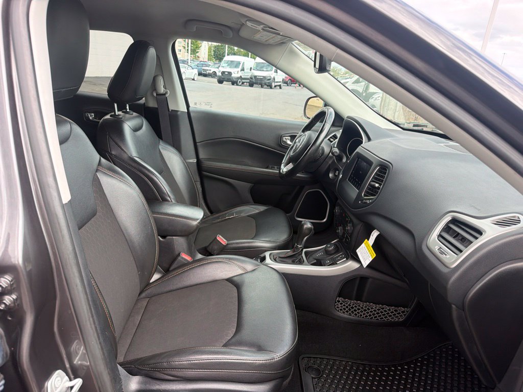 Used 2021 Jeep Compass Latitude w/ Convenience Group AWD/4WD image 41