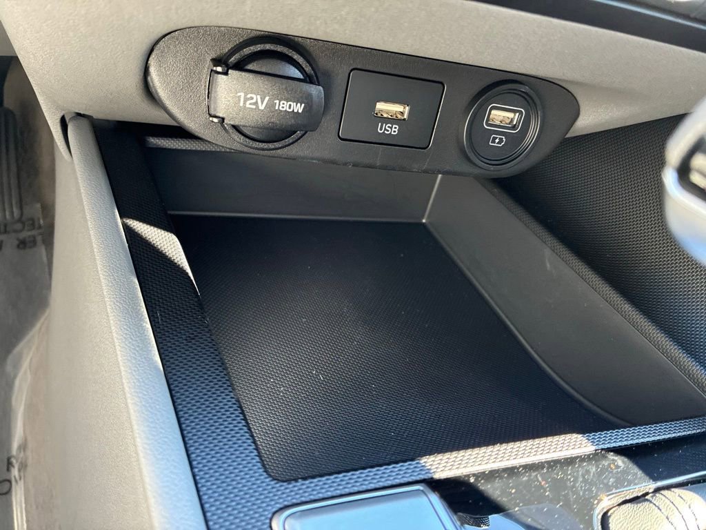 Used 2023 Hyundai Elantra SEL image 29