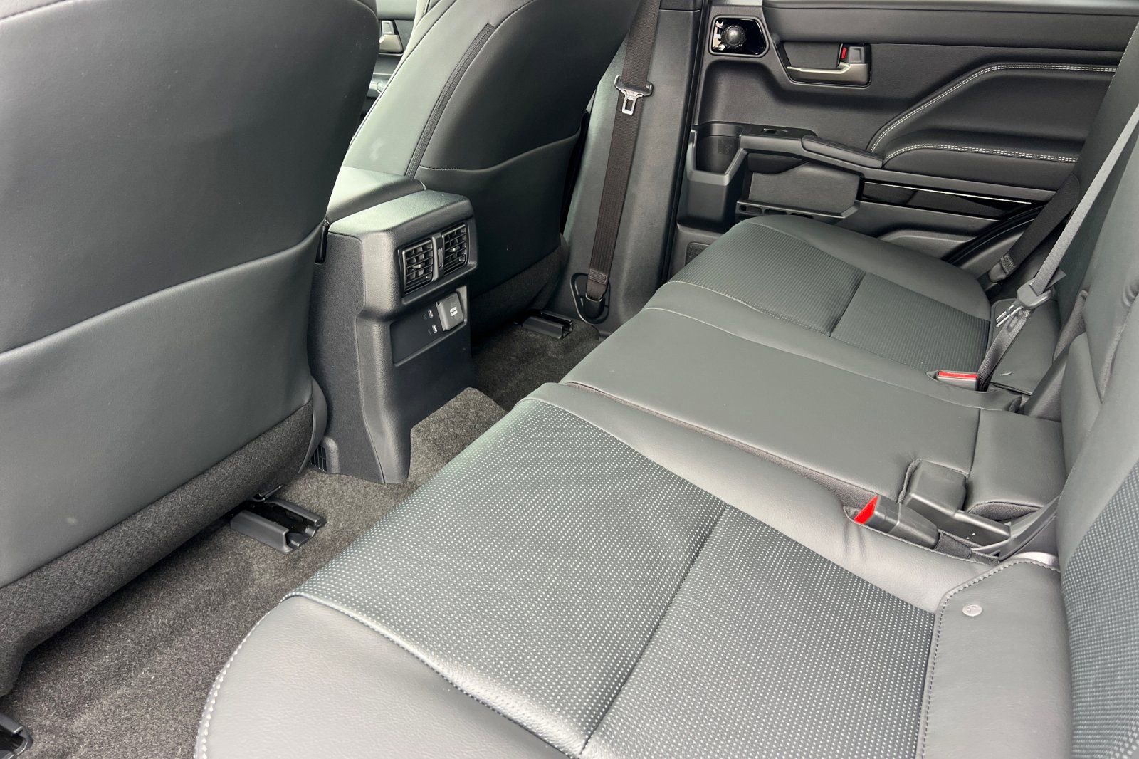 New 2026 Toyota 4Runner Limited AWD/4WD image 5