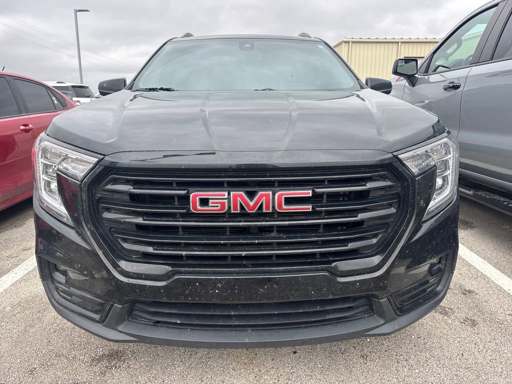 Used 2023 GMC Terrain SLT w/ Elevation Edition FWD image 12
