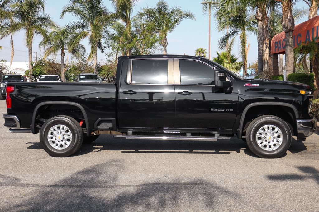 Used 2024 Chevrolet Silverado 2500 LT w/ Convenience Package AWD/4WD image 11