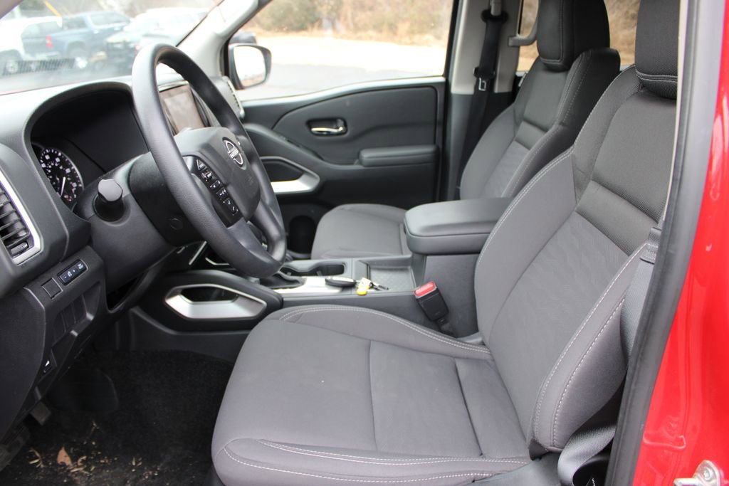 Used 2024 Nissan Frontier SV image 34