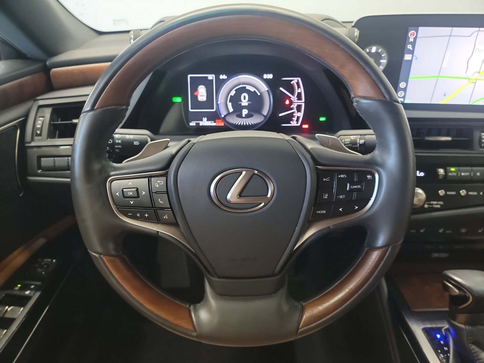 Used 2022 Lexus ES 300h w/ Accessory Package FWD image 17