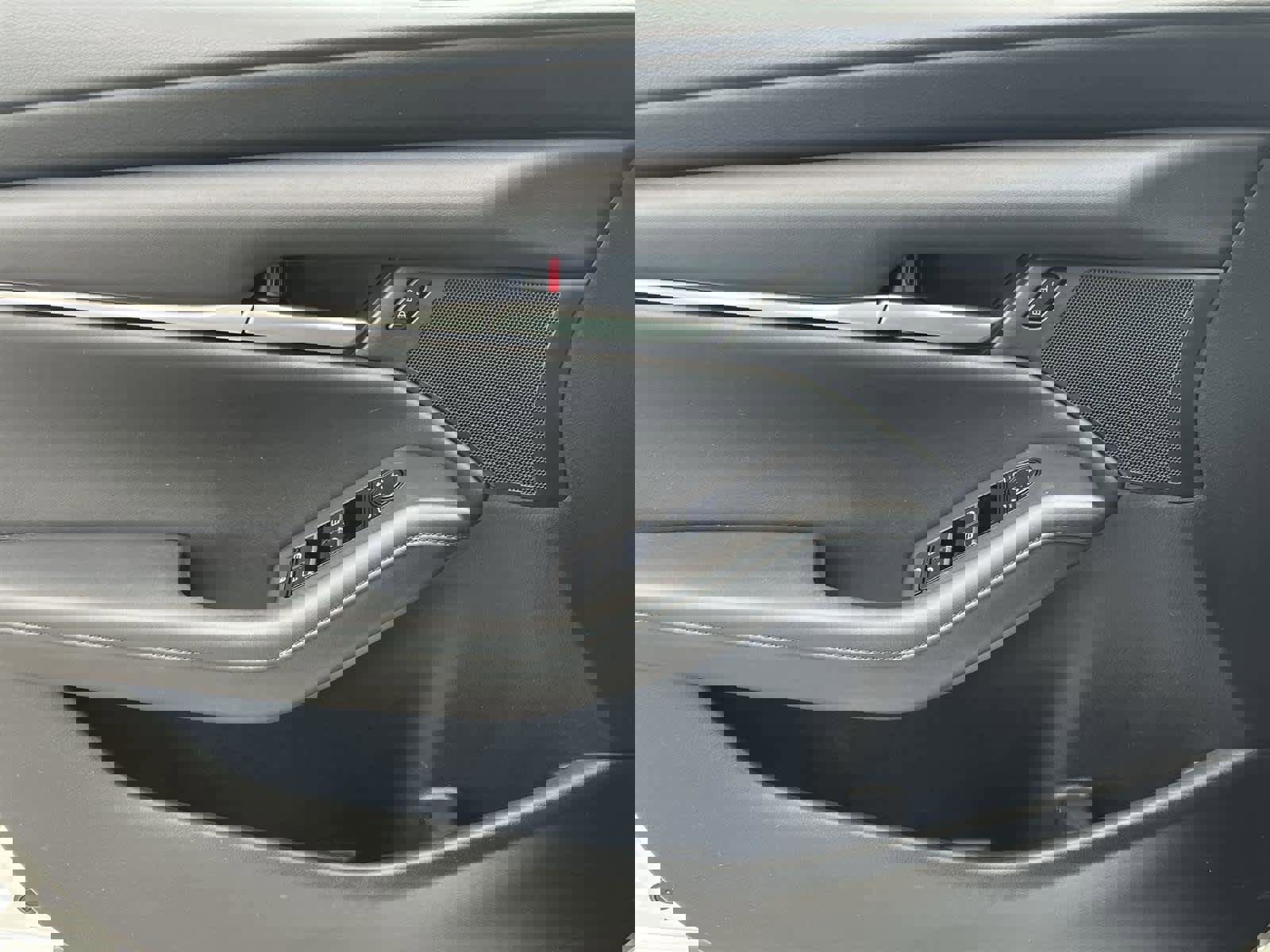 Used 2021 MAZDA MAZDA3 s image 23