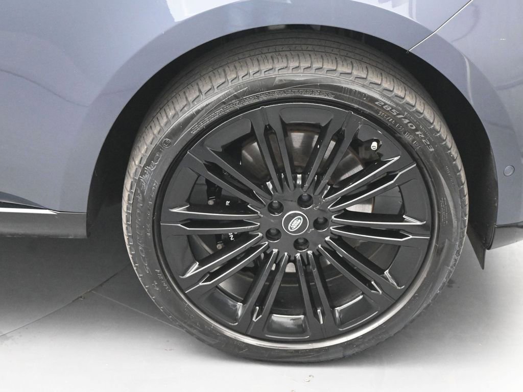 Used 2024 Land Rover Range Rover Long Wheelbase SE image 11