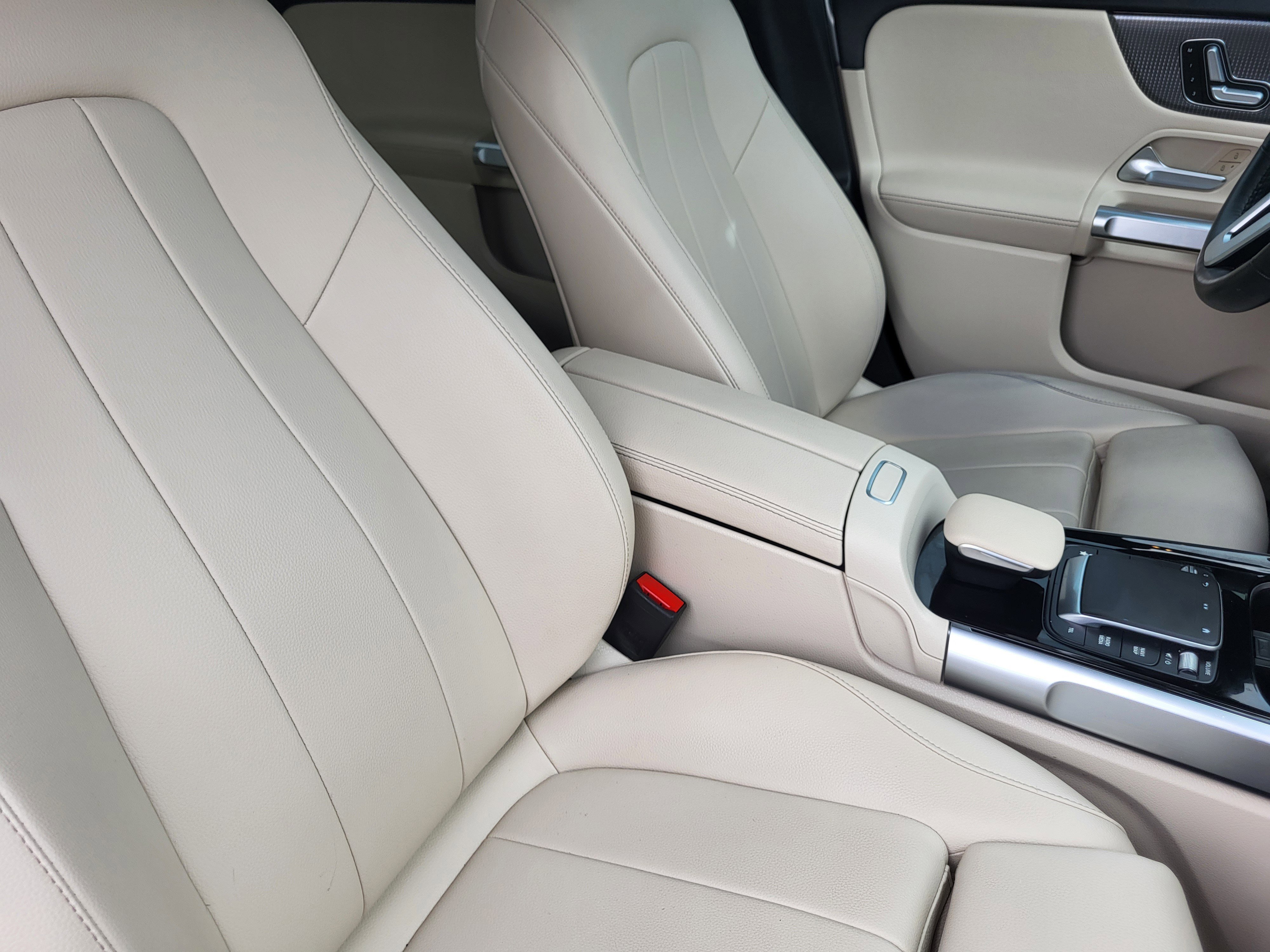 Used 2021 Mercedes-Benz GLB 250 GLB 250 image 14