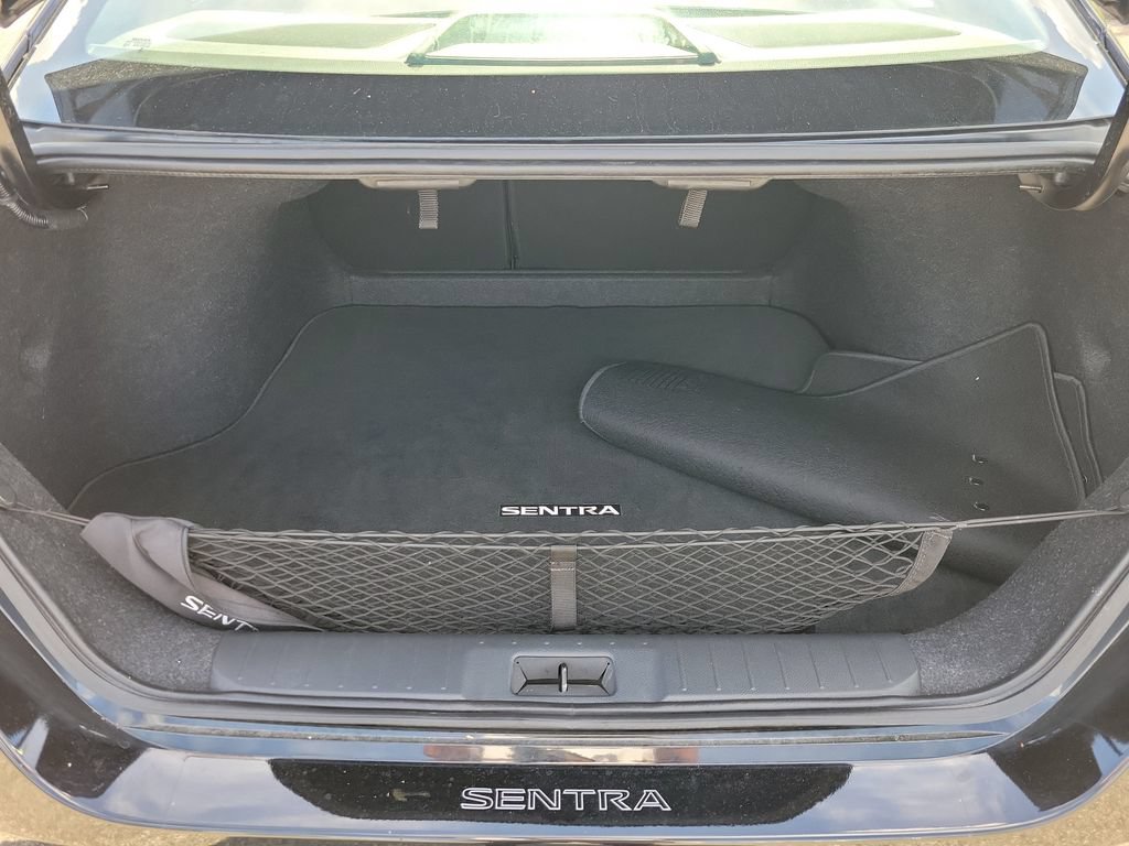 Used 2022 Nissan Sentra SV w/ Lighting Package FWD image 8