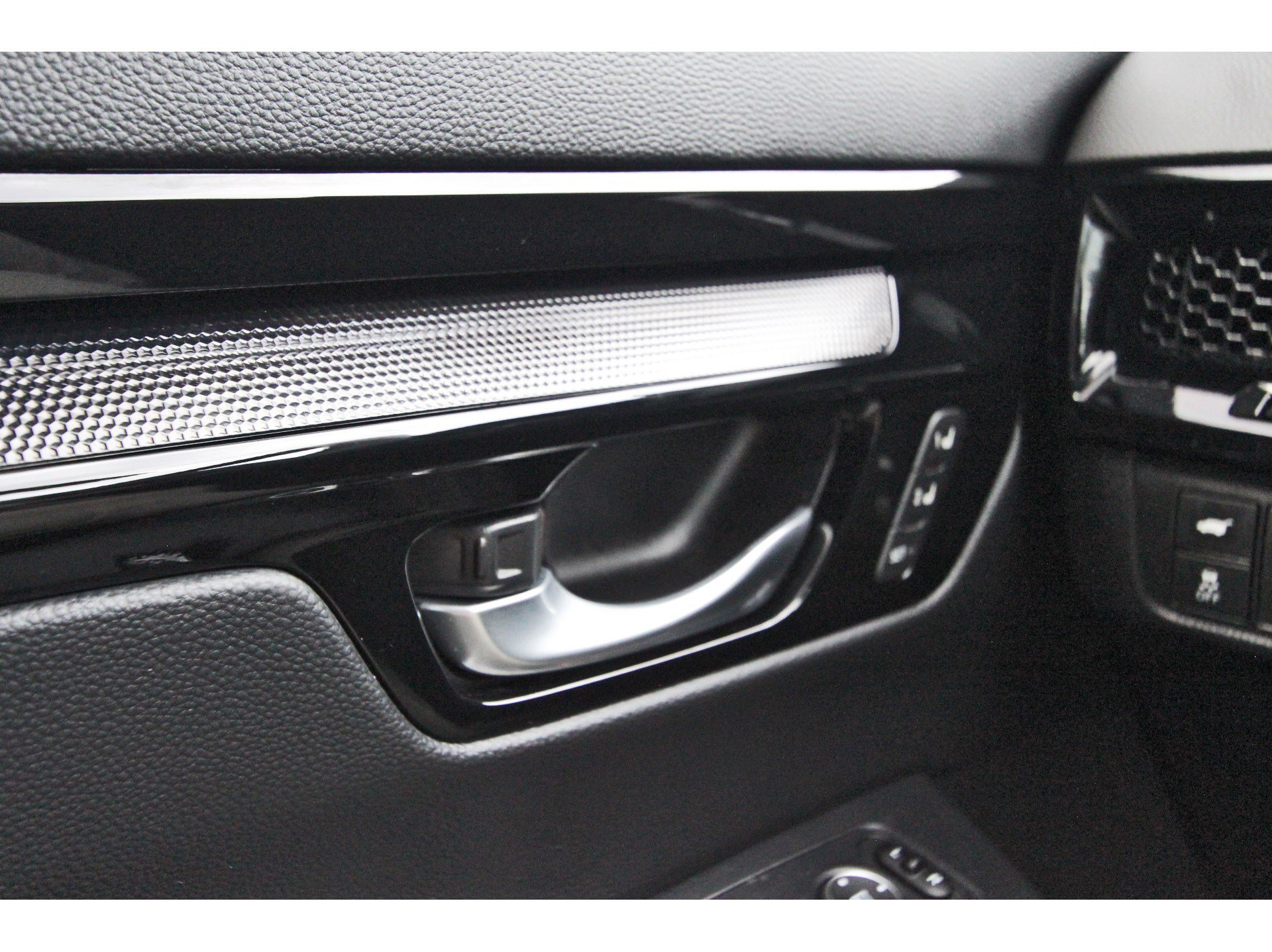 Used 2024 Honda CR-V Sport Touring image 22