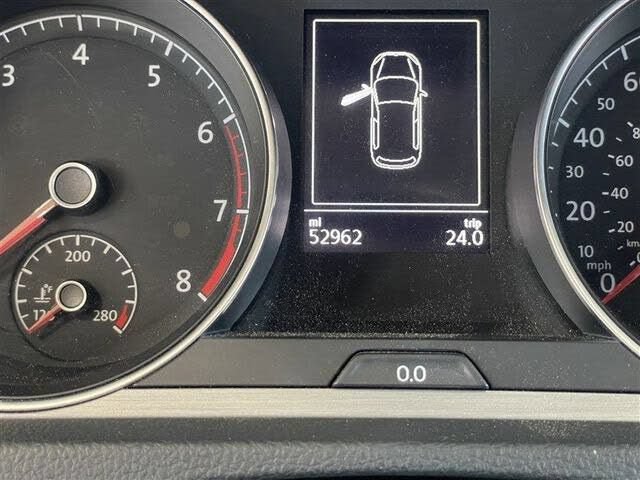 Used 2016 Volkswagen Golf S FWD image 11