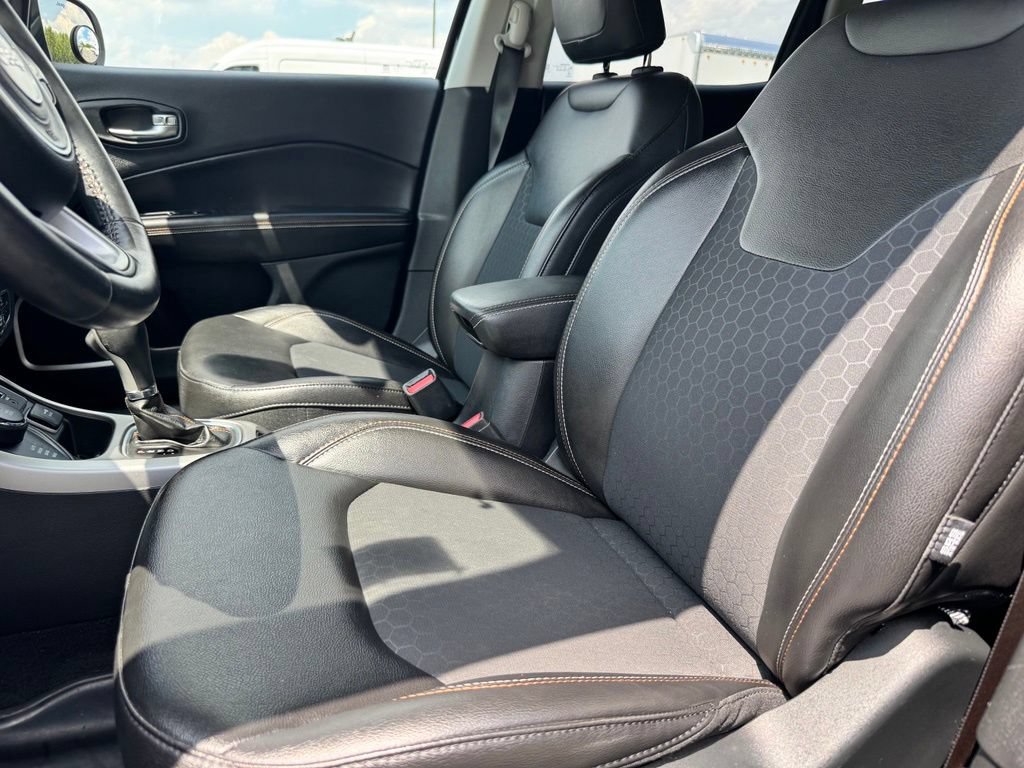 Used 2019 Jeep Compass Latitude w/ Popular Equipment Group AWD/4WD image 15