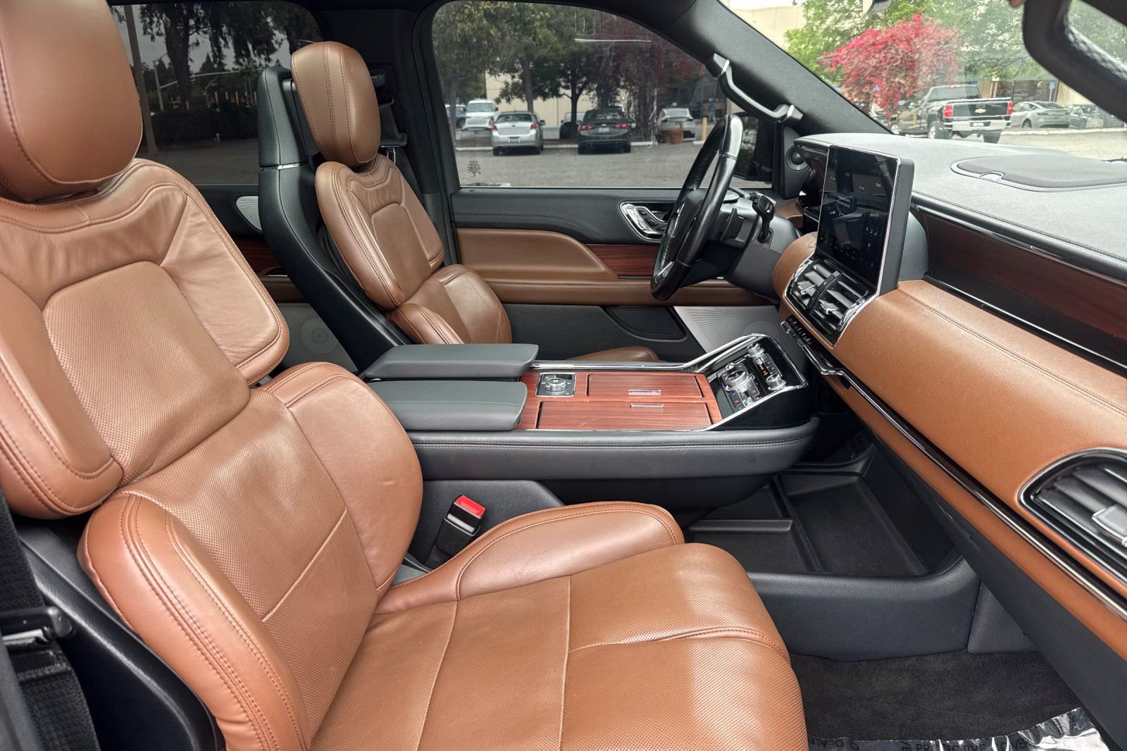 Certified 2023 Lincoln Navigator L Reserve AWD/4WD image 16