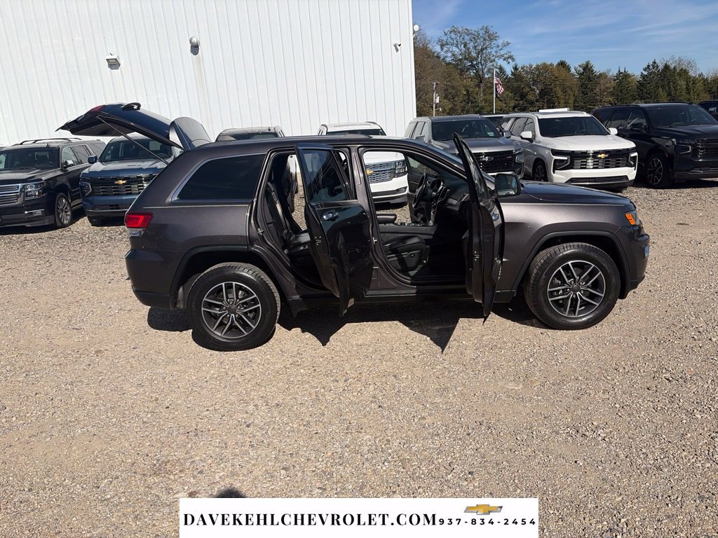 Used 2020 Jeep Grand Cherokee Limited AWD/4WD image 31