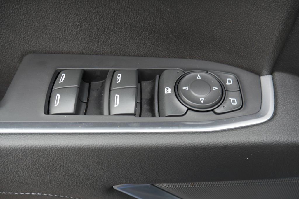 Used 2022 Chevrolet Silverado 1500 LT w/ Z71 Off-Road Package image 28