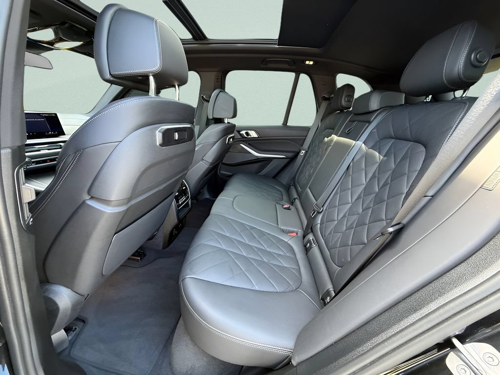 Used 2025 BMW X5 sDrive40i w/ Climate Comfort Package RWD image 25
