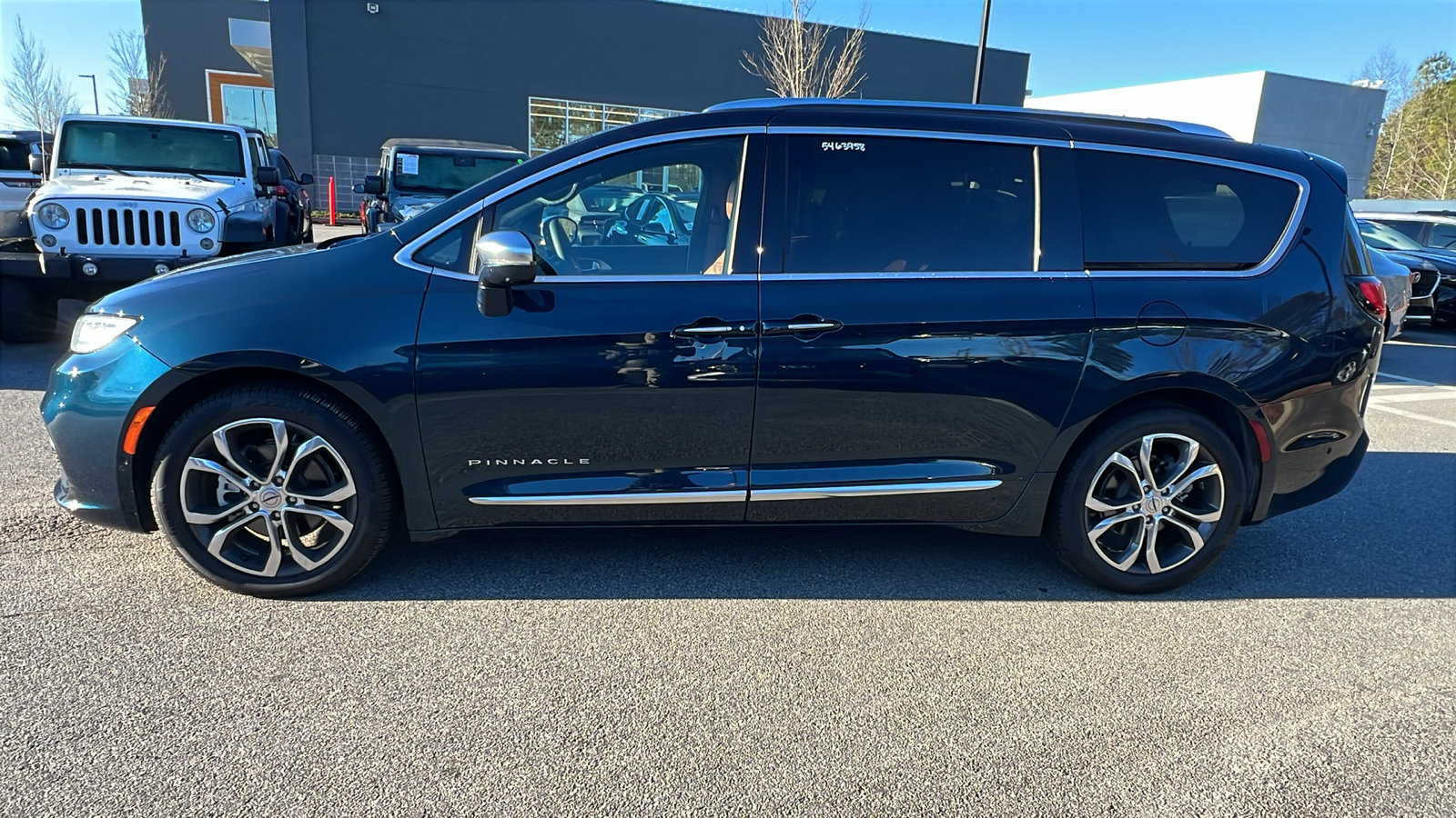 Certified 2024 Chrysler Pacifica Pinnacle image 11