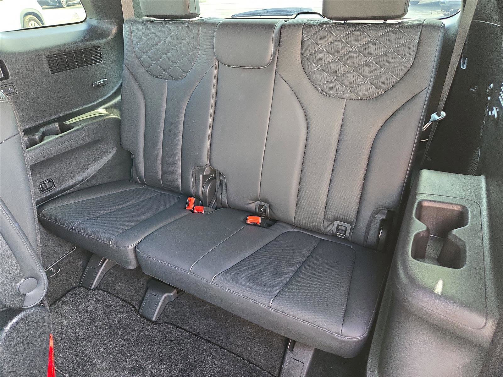 Used 2022 Hyundai Palisade Calligraphy image 17