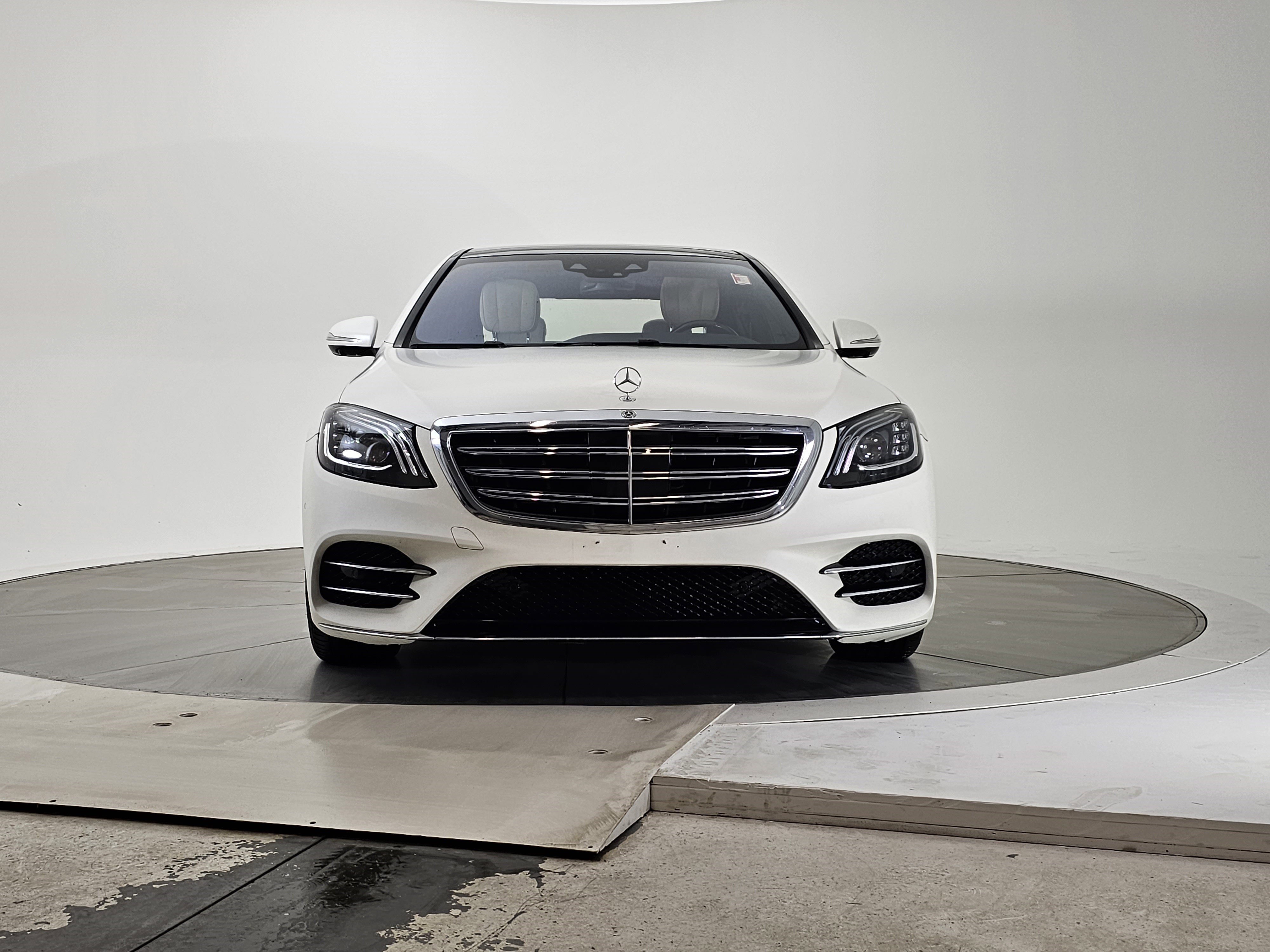 Used 2019 Mercedes-Benz S 560 Sedan image 5