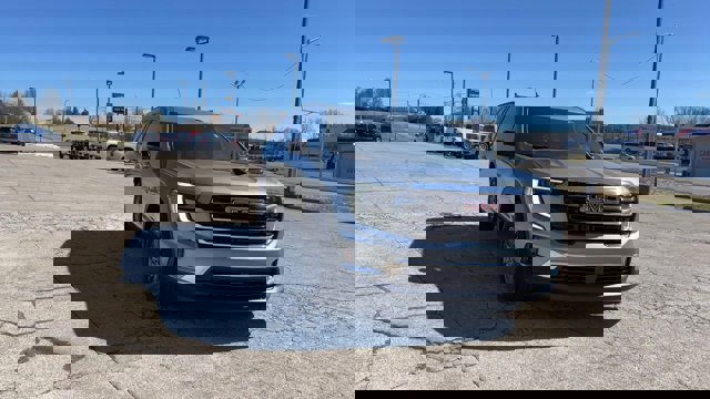 Used 2025 GMC Acadia Elevation image 3