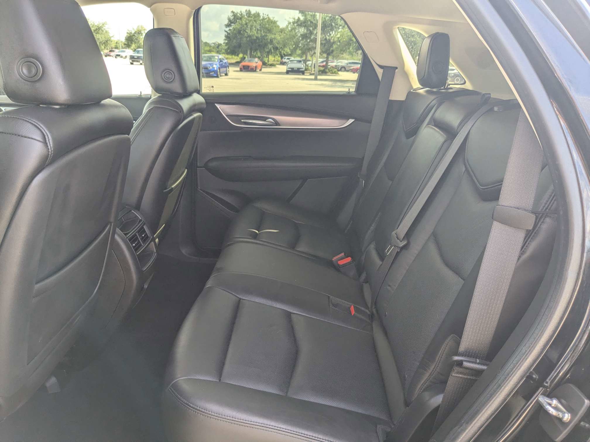 Used 2017 Cadillac XT5 Luxury w/ Driver Awareness Package AWD/4WD image 16
