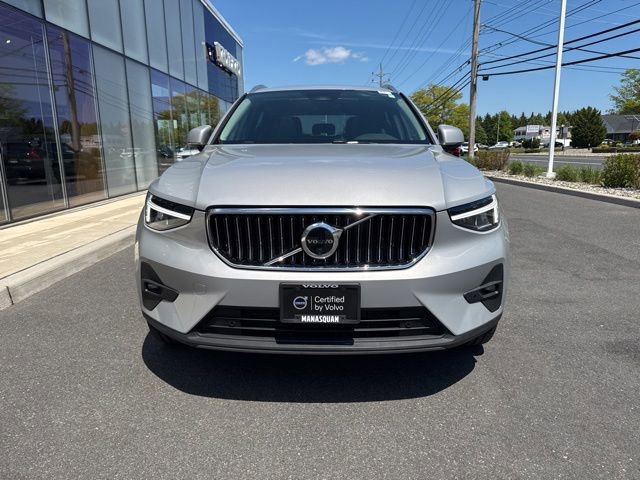Certified 2025 Volvo XC40 B5 Plus AWD/4WD image 7