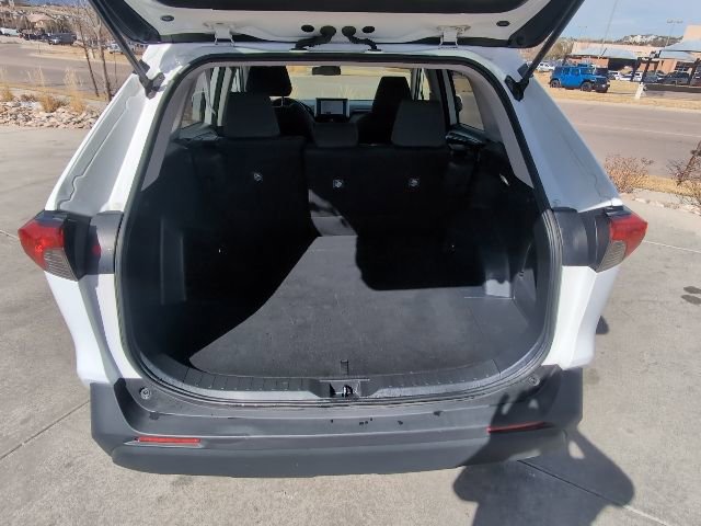 Used 2025 Toyota RAV4 XLE AWD/4WD image 28
