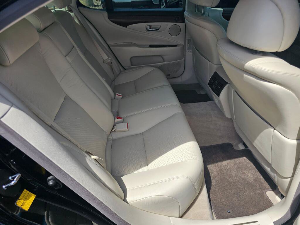 Used 2012 Lexus LS 460 AWD w/ Luxury Value Edition image 12