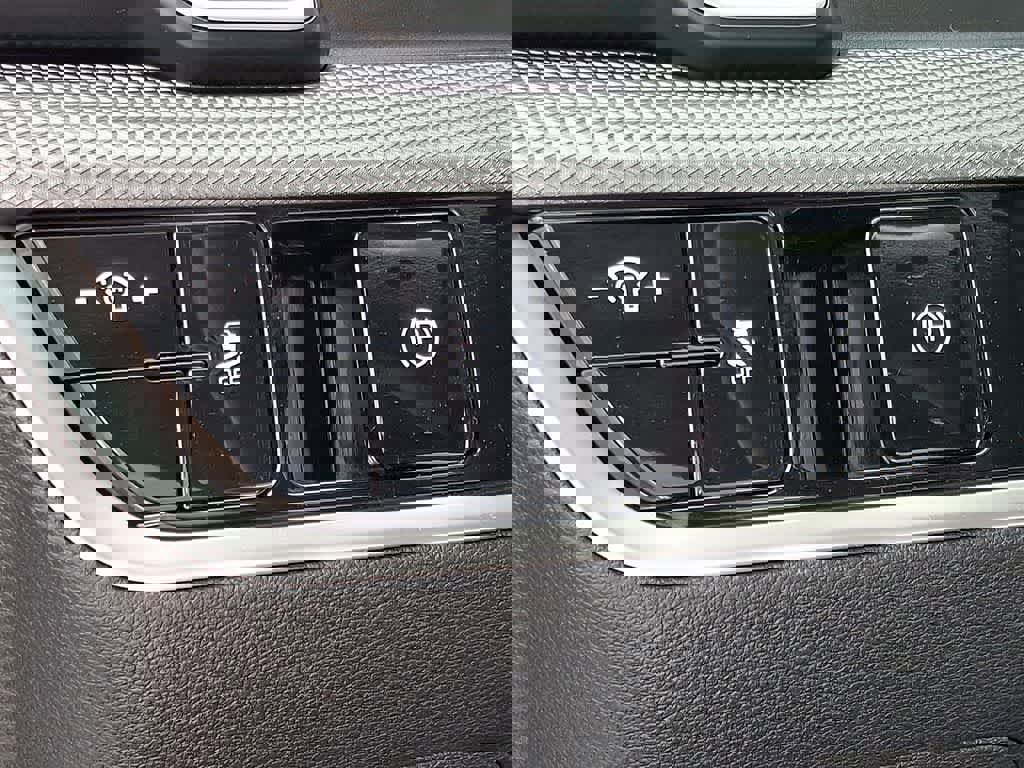 Used 2025 Kia Sportage LX image 25