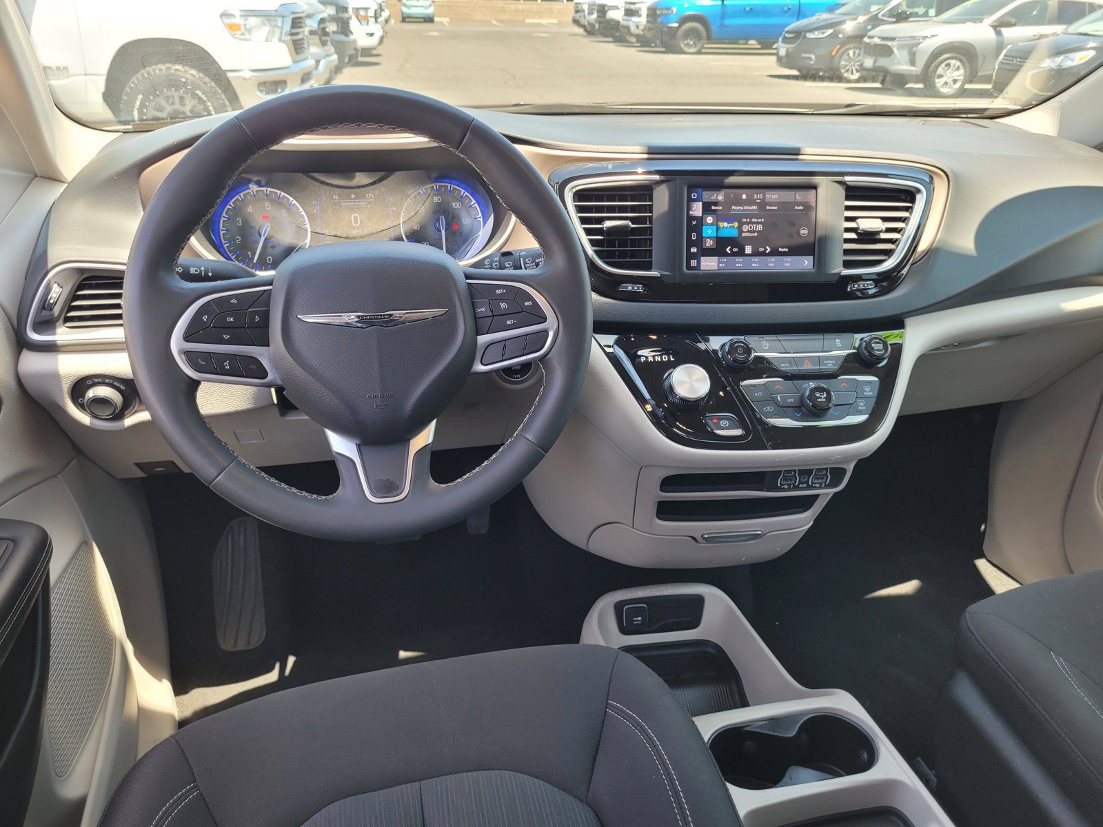 Used 2023 Chrysler Voyager LX FWD image 19