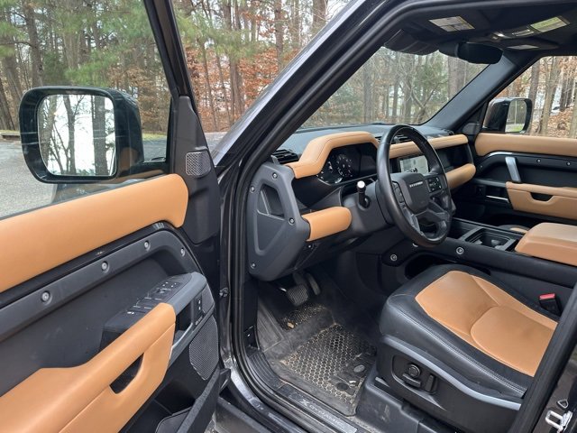 Certified 2023 Land Rover Defender 110 X-Dynamic SE image 4