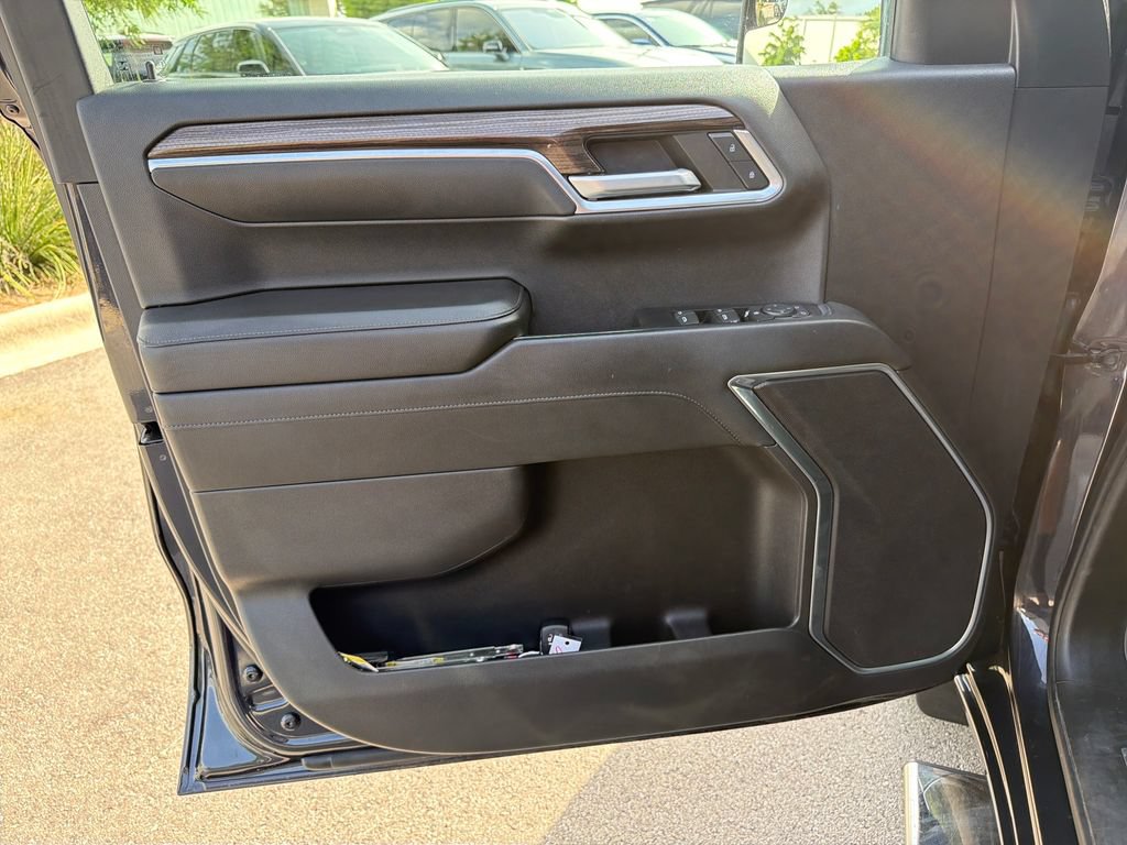 Used 2022 Chevrolet Silverado 1500 LT RWD image 18